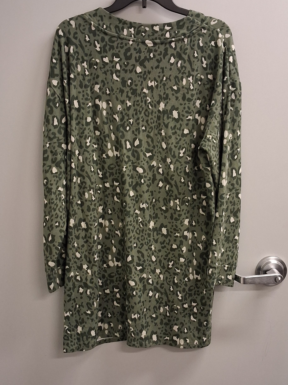 Jenni intimates Olive Green Leopard Print V-Neck Tunic nightshirt. NWOT L - Picture 6 of 6